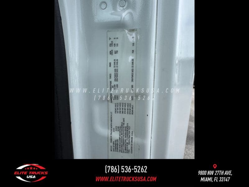 2022 Freightliner Cascadia image 33