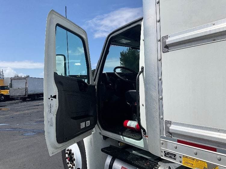 2022 International MV607 Box Truck - 220HP, 6 Speed Automatic, Roll up Door image 16