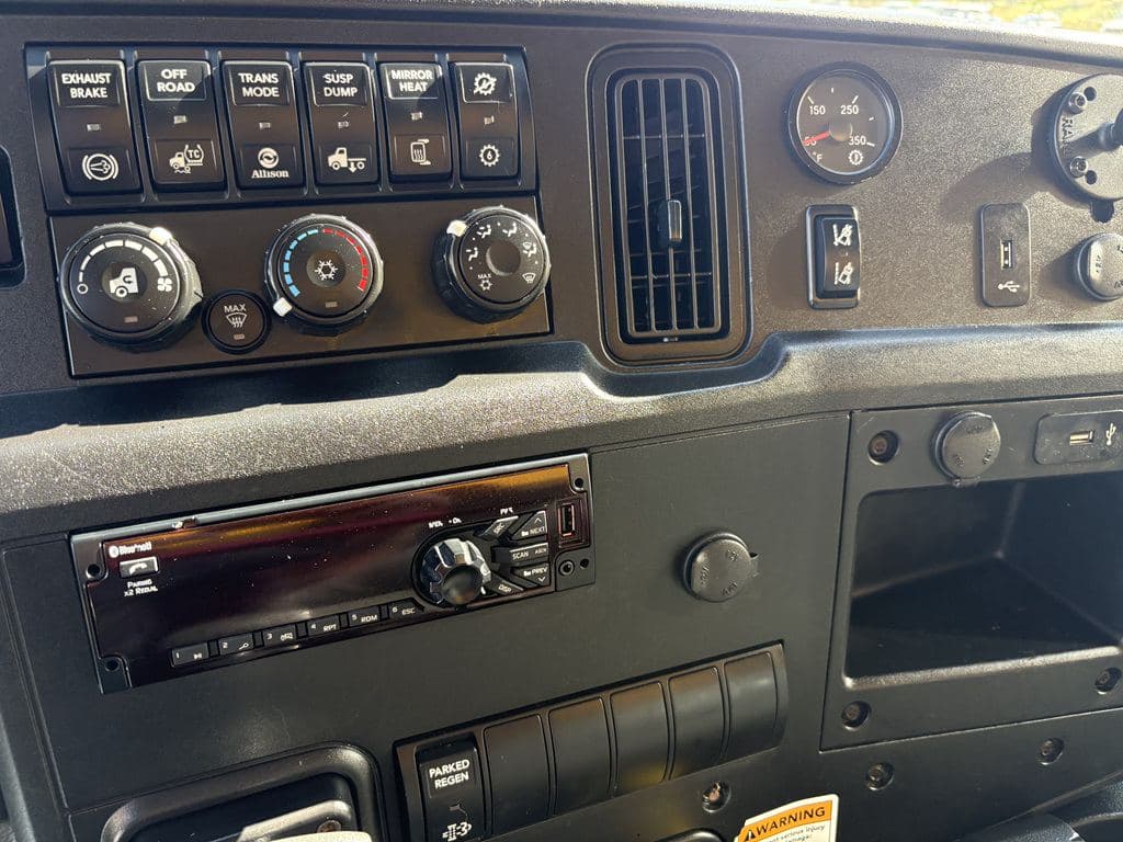 Used 2021 INTERNATIONAL MV607 image 20
