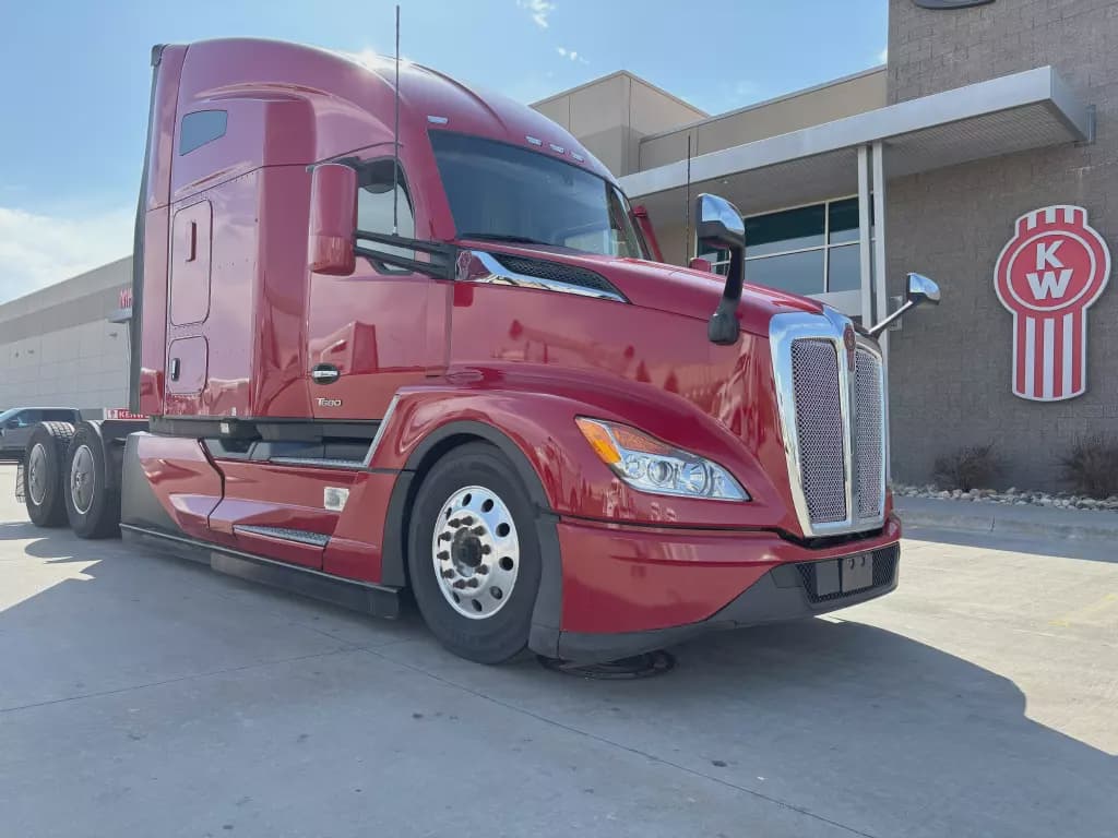 2022 Kenworth T680 image 3