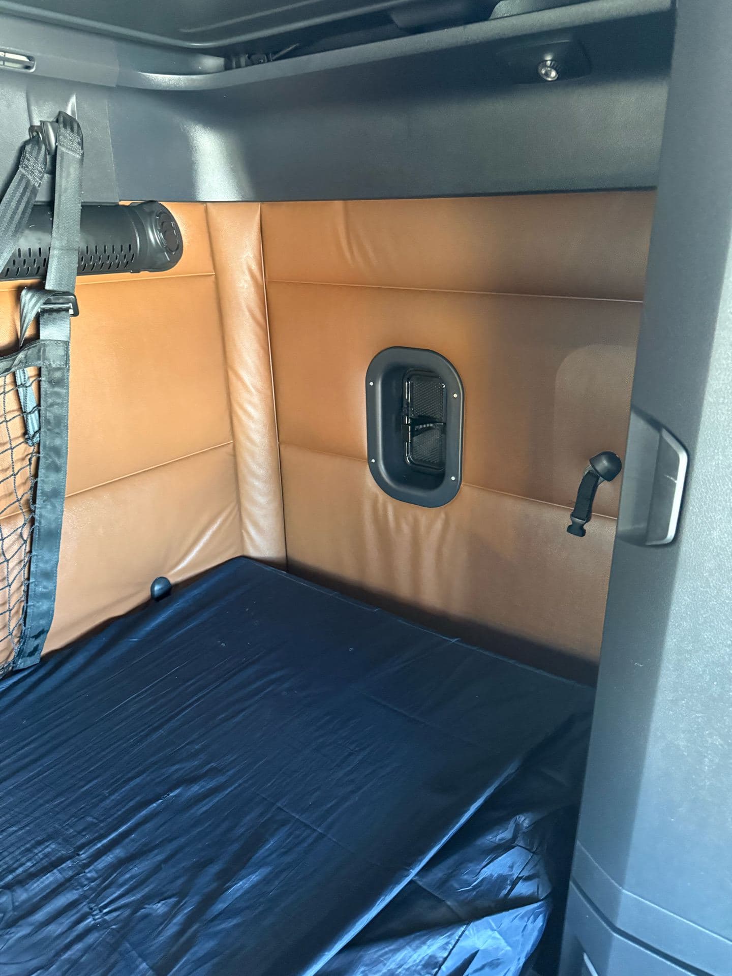 2022 Freightliner - 469k - 11,600 Hours! image 18