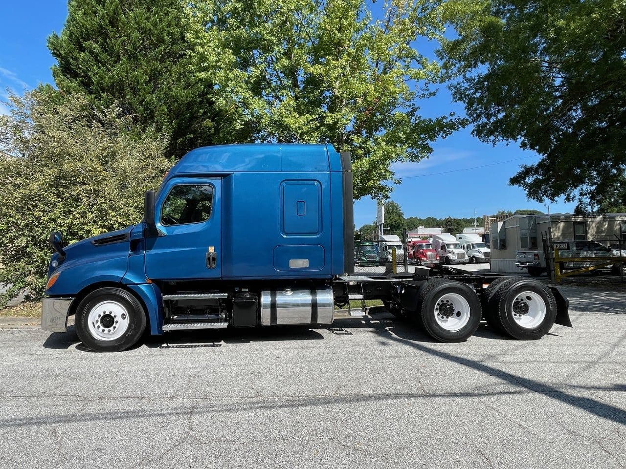 2020 Freightliner Cascadia 126 image 7
