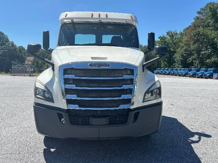 2018 Freightliner Cascadia image 1