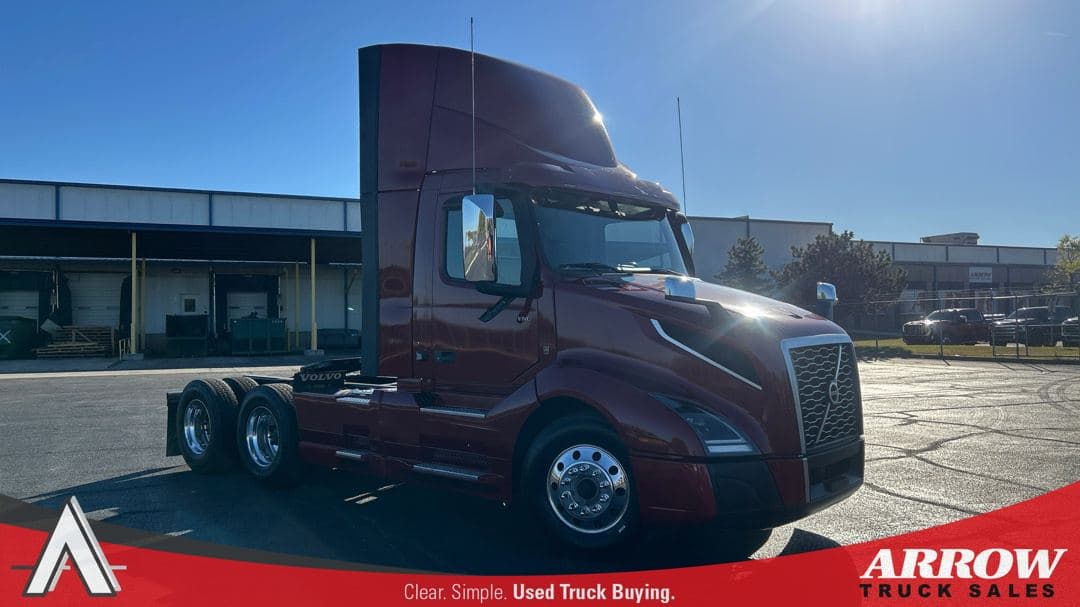 2022 Volvo VNL64T300 image 3