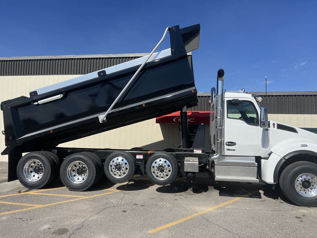 New 2026 KENWORTH T880S image 12