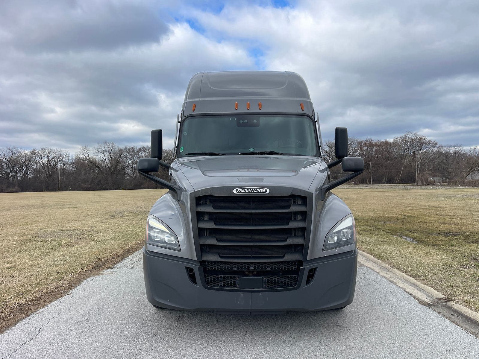 2022 Freightliner Cascadia 126 image 2