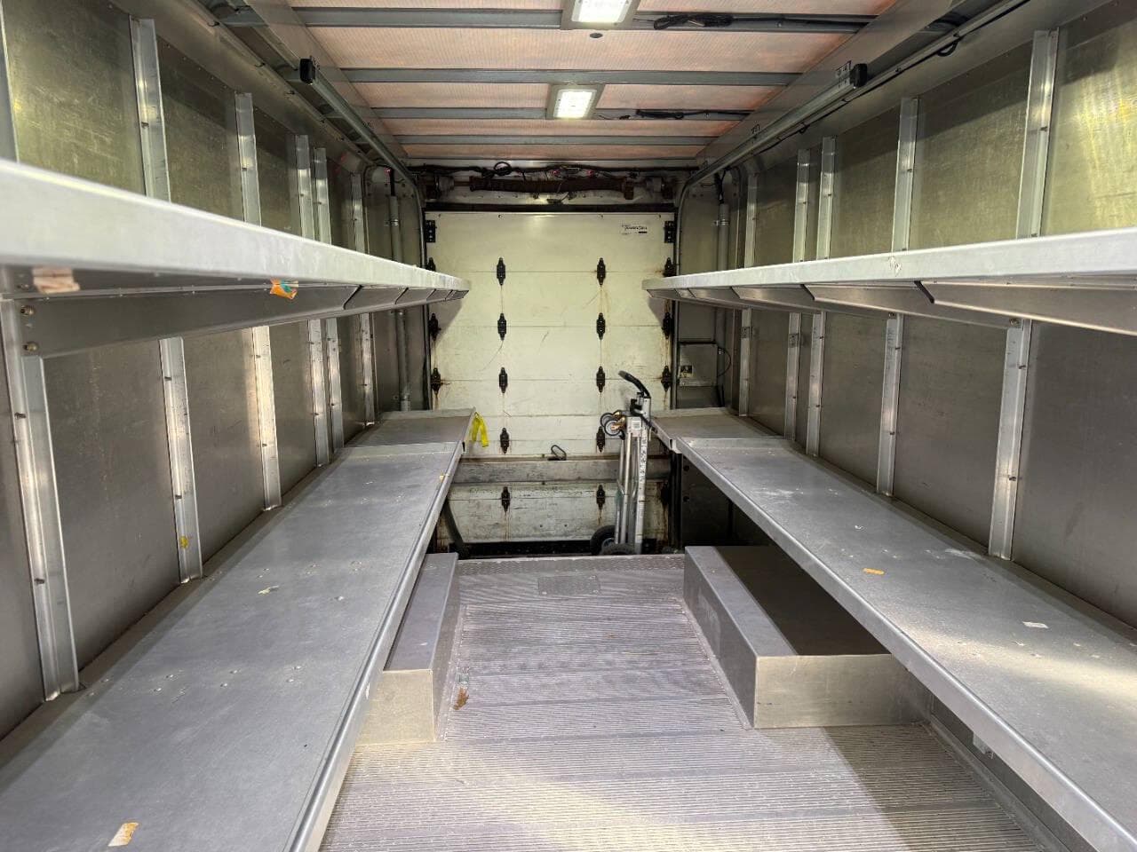 2021 Freightliner MT45 image 11