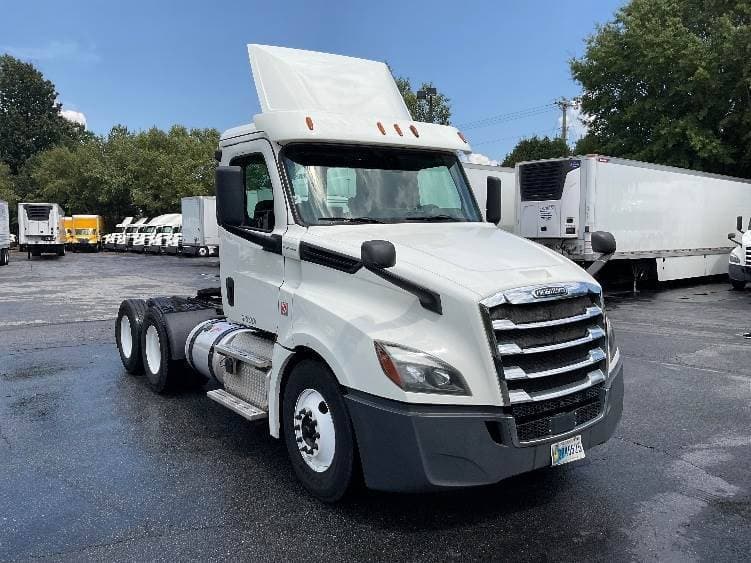2018 Freightliner Cascadia image 13