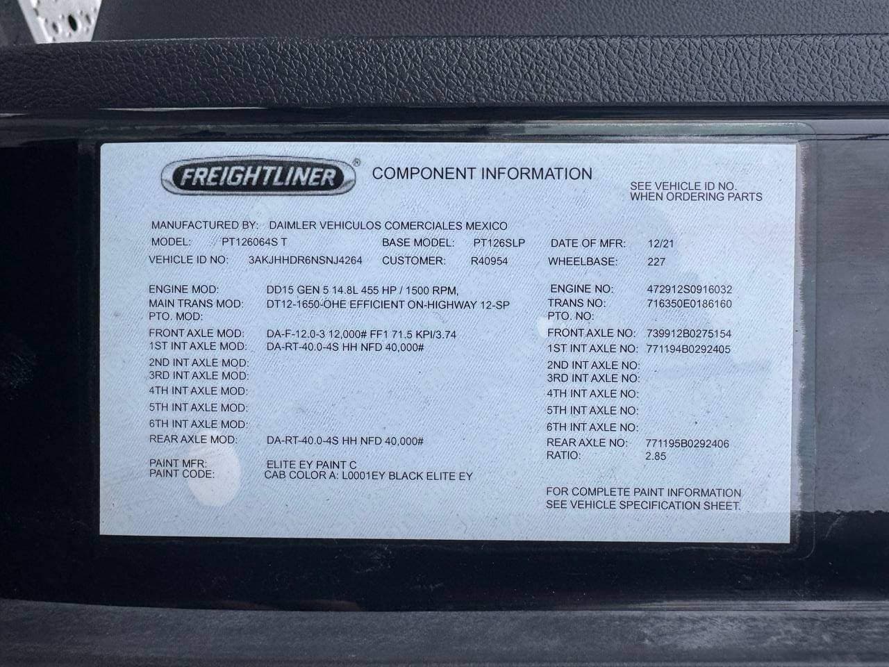 2022 Freightliner Cascadia image 19