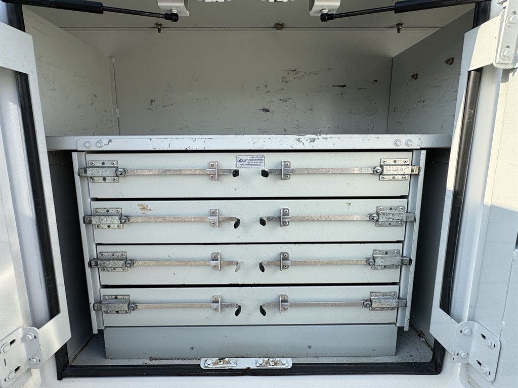 2018 Ford F550 image 21