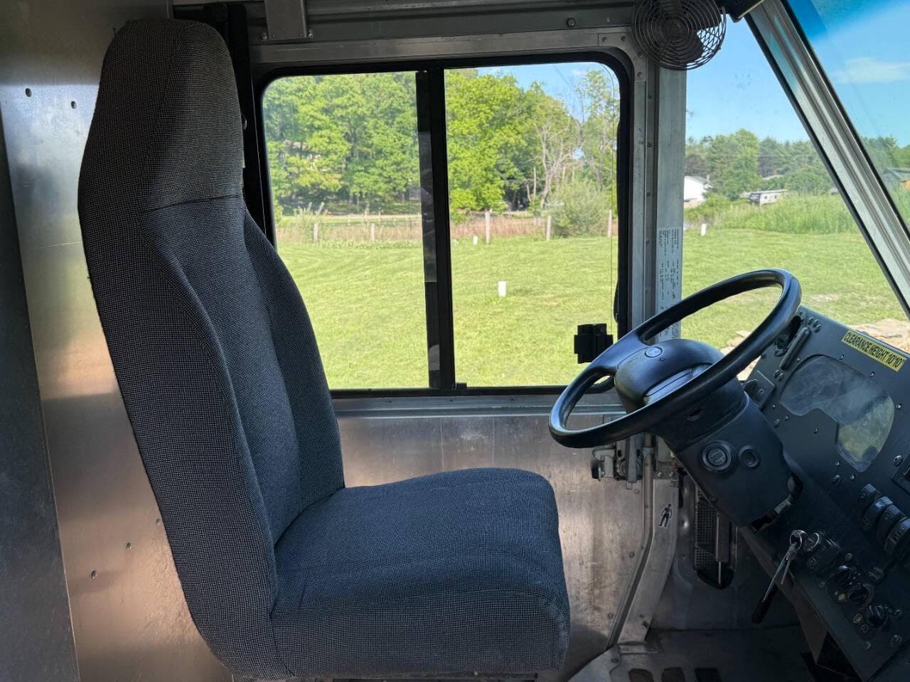 2019 Ford Stripped Chassis image 15