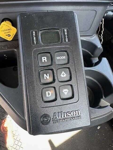 2024 Kenworth T880 image 9