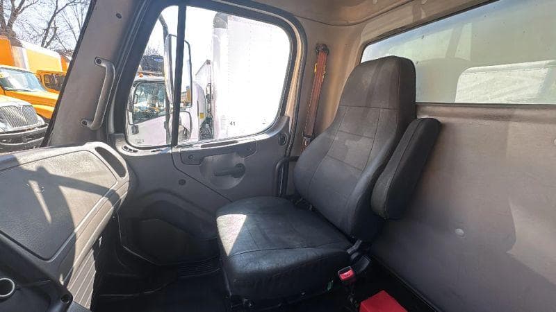 2017 Freightliner Cascadia 125 image 25