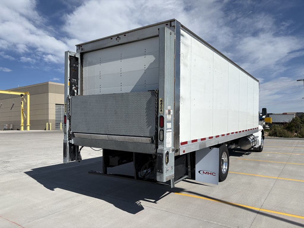 Used 2021 KENWORTH T270 image 18