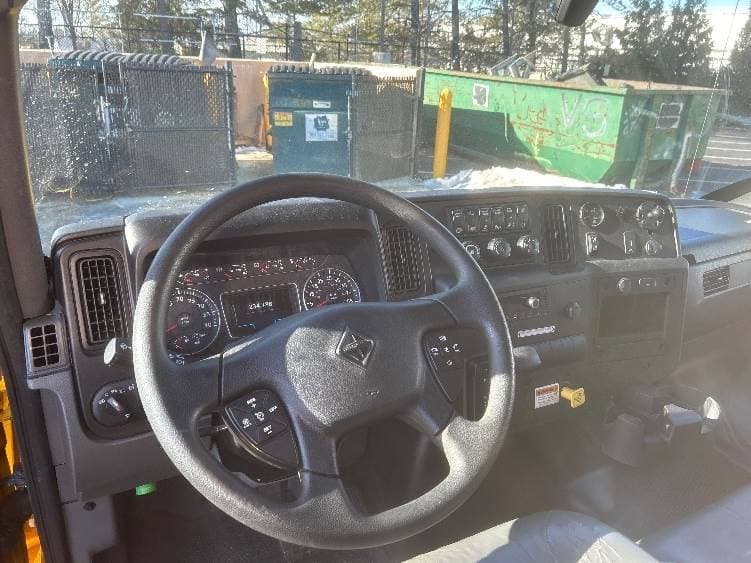 2022 International MV607 Box Truck - 220HP, 6 Speed Automatic, Roll up Door image 18