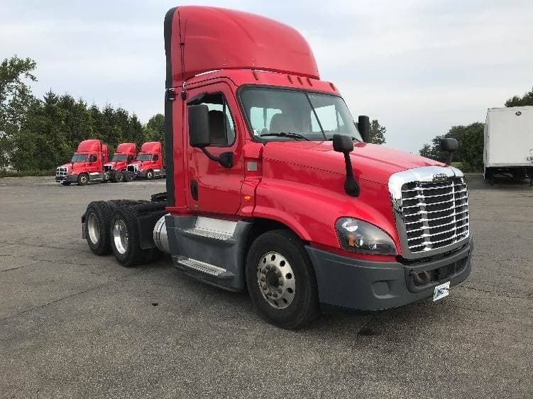 2018 Freightliner Cascadia image 1