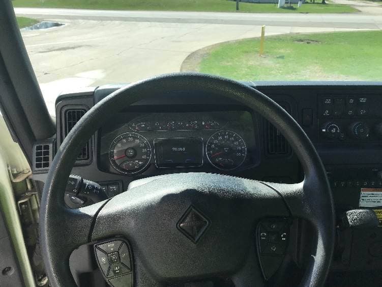 2022 International MV607 Box Truck - 220HP, 6 Speed Automatic, Roll up Door image 17