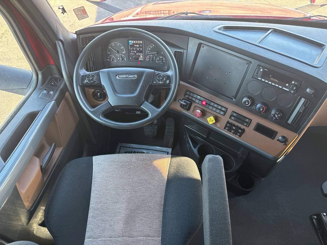 2022 Freightliner Cascadia 126 image 13