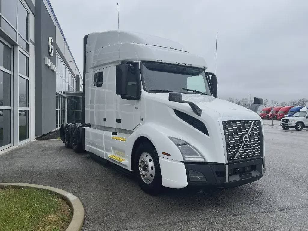 2022 Volvo VNL image 1