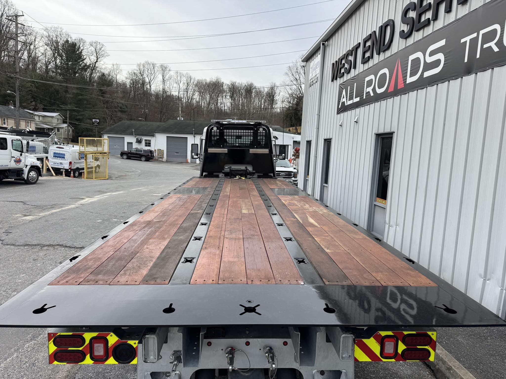 2027 Peterbilt 548 image 13
