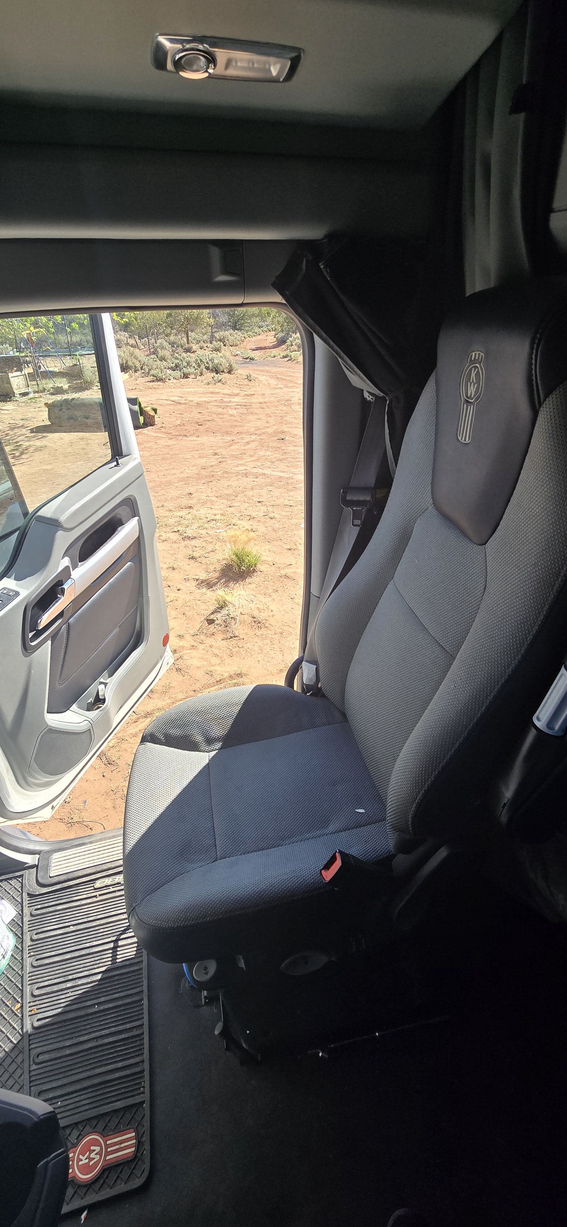 2020 Kenworth T680 image 8