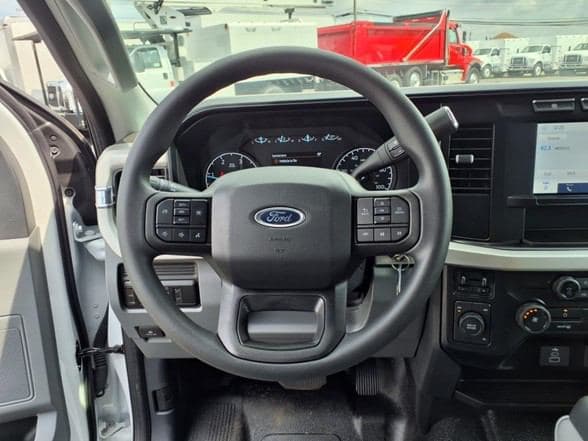 2024 Ford F550 image 13