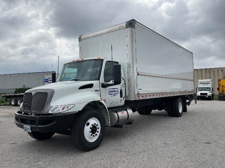 2022 International MV607 Box Truck - 220HP, 6 Speed Automatic, Roll up Door image 3