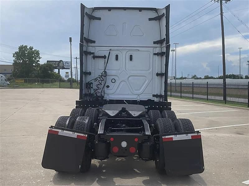 2023 Freightliner Cascadia 126 image 3