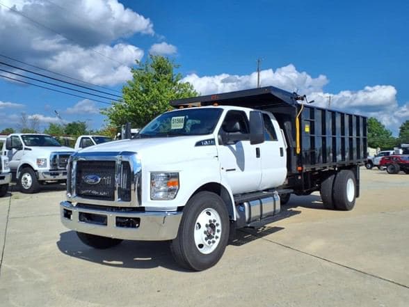 2026 Ford F650 SD image 2