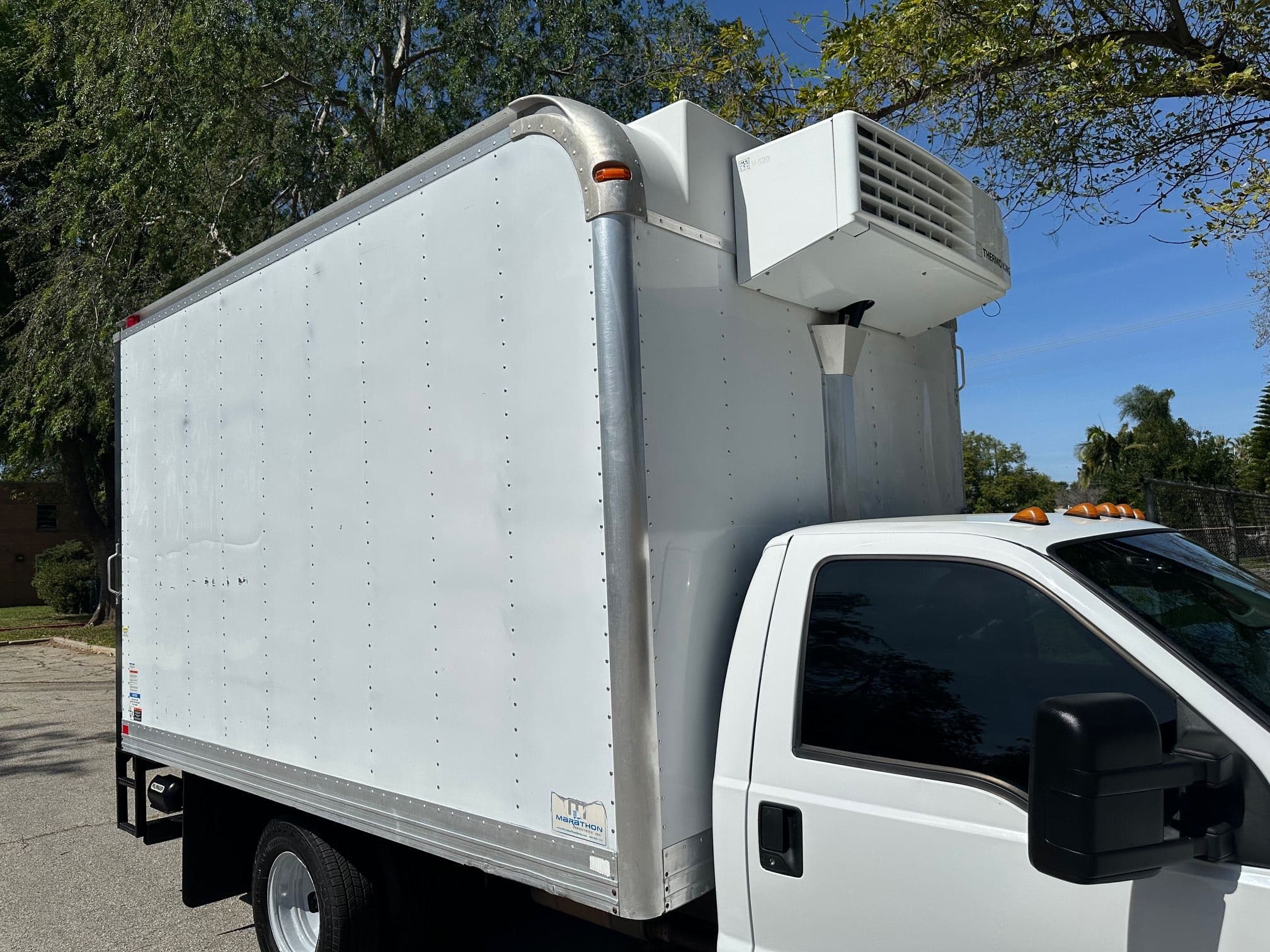 2016 Ford F-350 Reefer Box Truck with Liftgate image 11