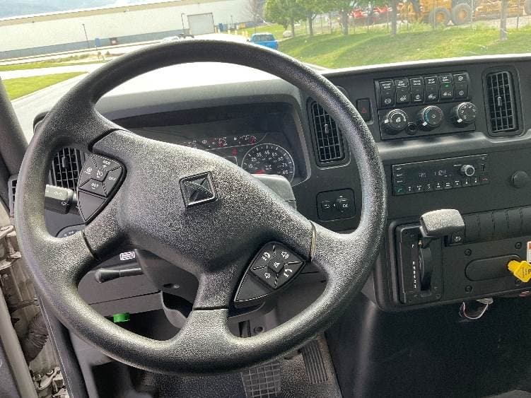 2022 International MV607 Box Truck - 220HP, 6 Speed Automatic, Roll up Door image 18
