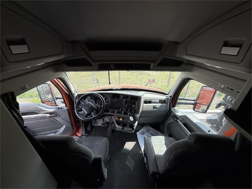 2019 Kenworth T680 image 6