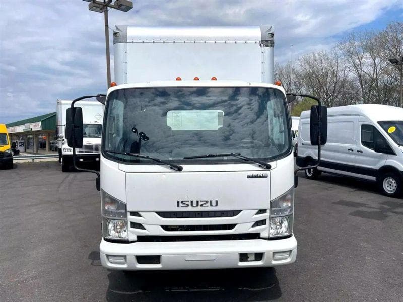 2018 Isuzu NPR image 1