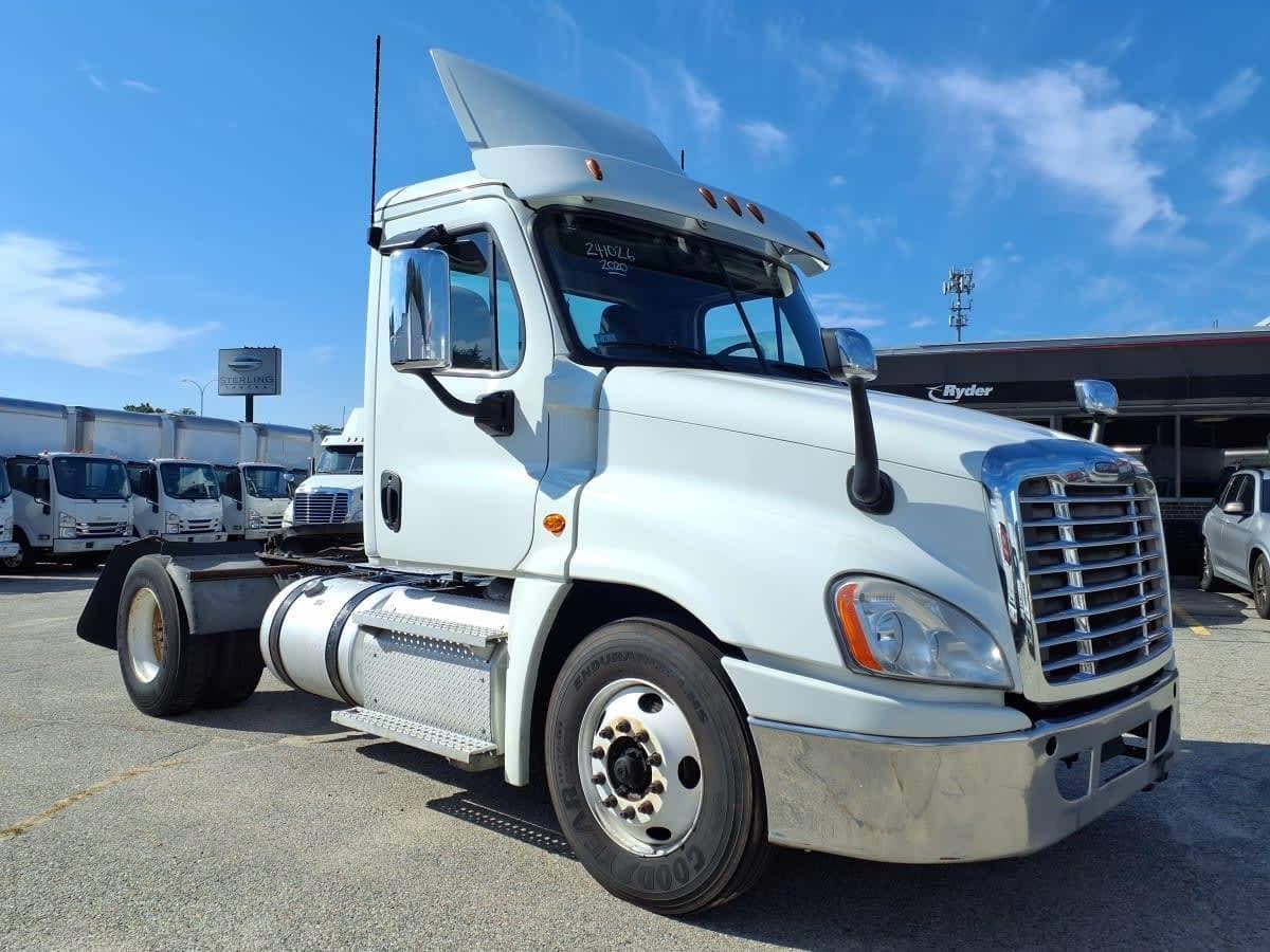 2020 Freightliner Cascadia image 3