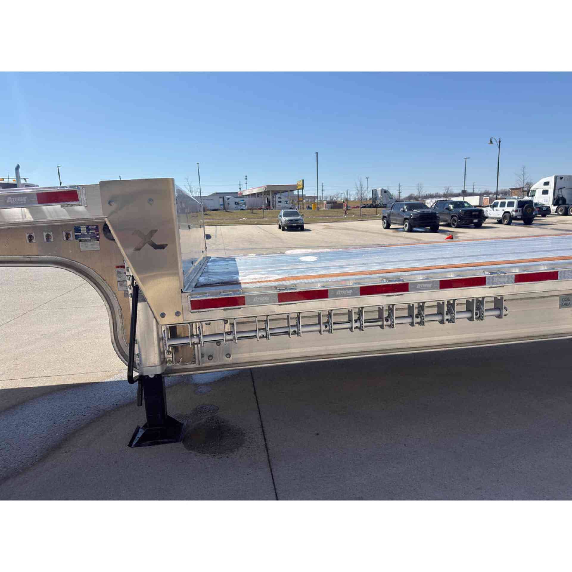 2027 Extreme XS70 Step Deck Tri Axle R22.5 image 8