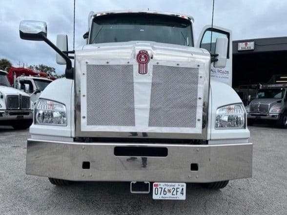 2025 Kenworth T880 image 11