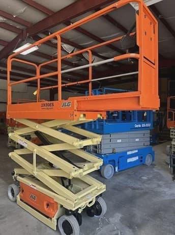 2016 JLG 1930ES image 8