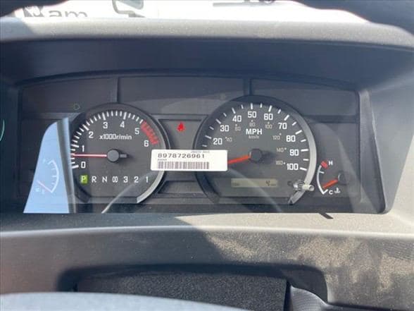 2025 Isuzu NRR image 12