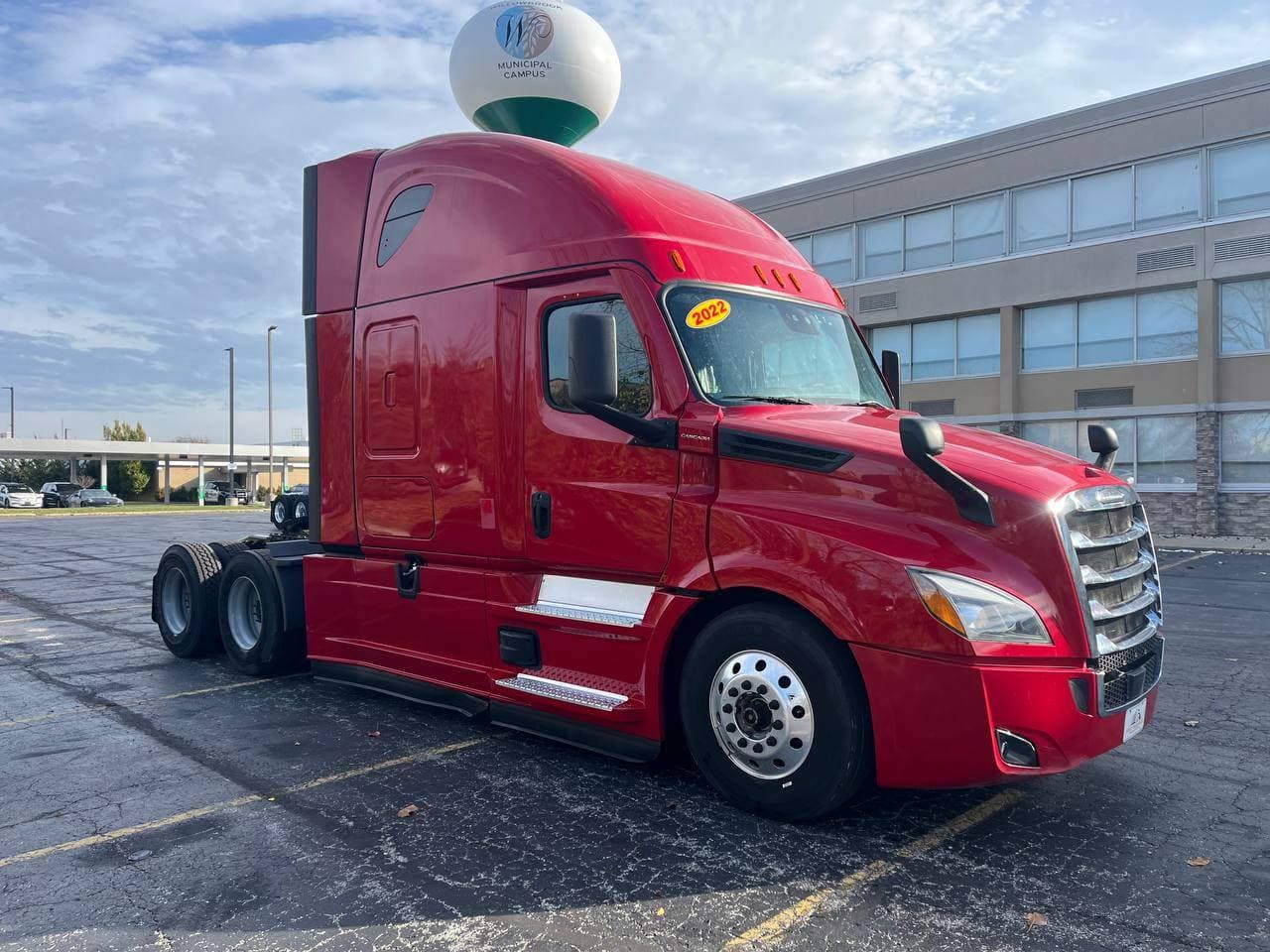 2022 Freightliner Cascadia 126 image 2