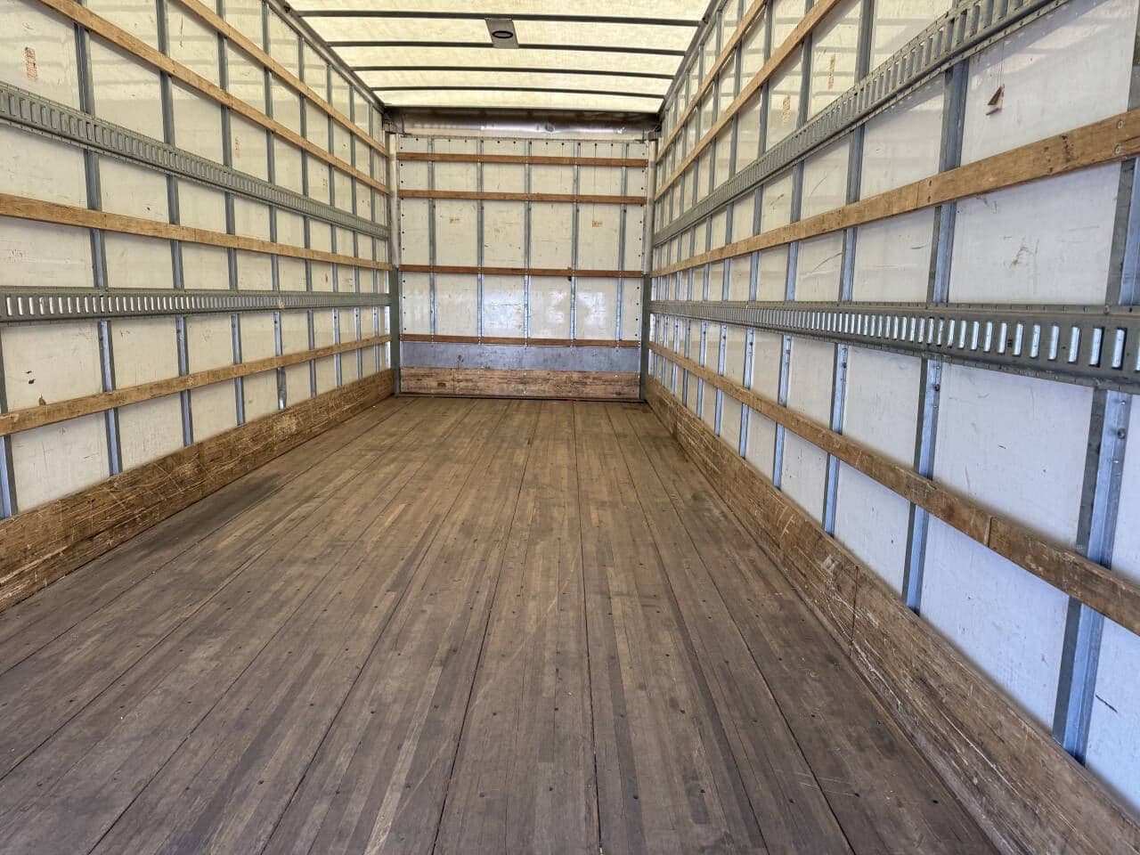 2019 Freightliner M2 106 image 8
