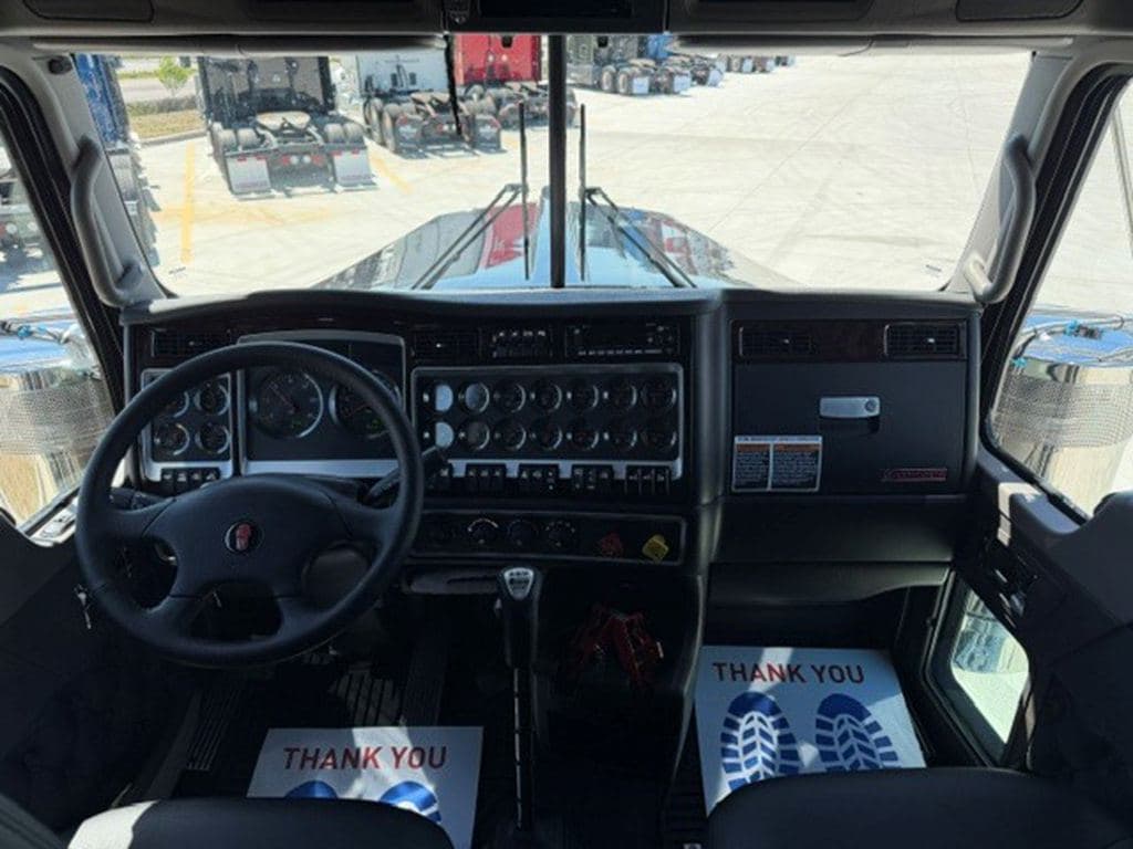 New 2027 KENWORTH W900L image 3