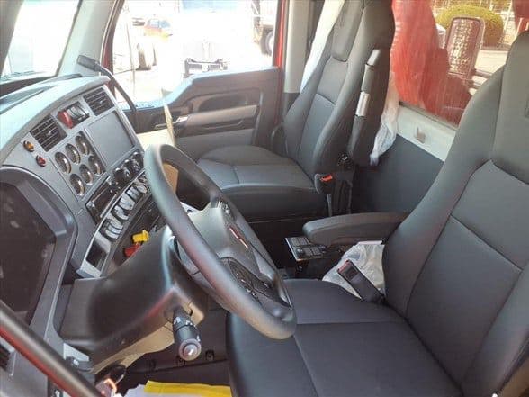 2026 Kenworth T880 image 11