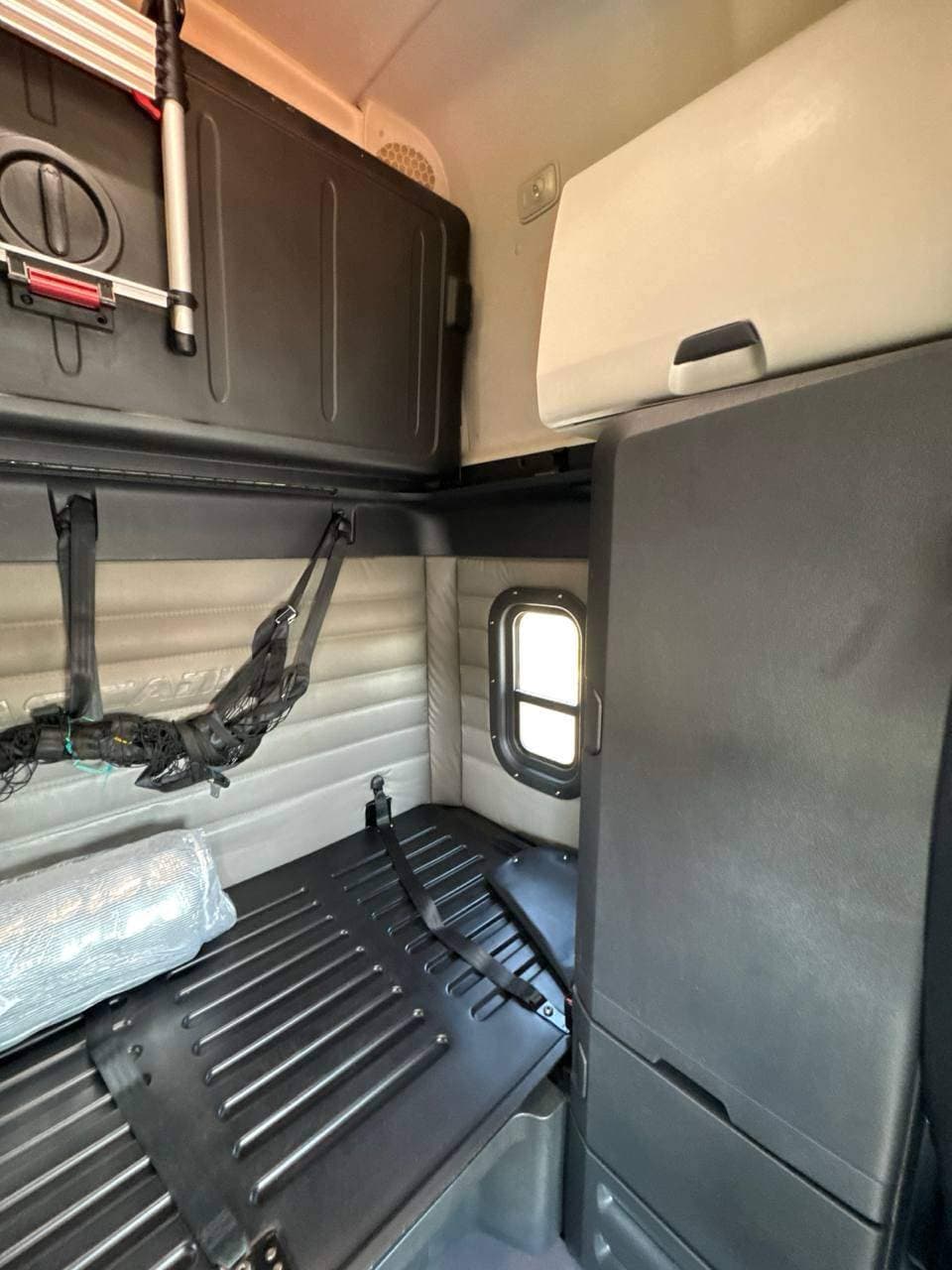2022 Freightliner Cascadia 126 image 17