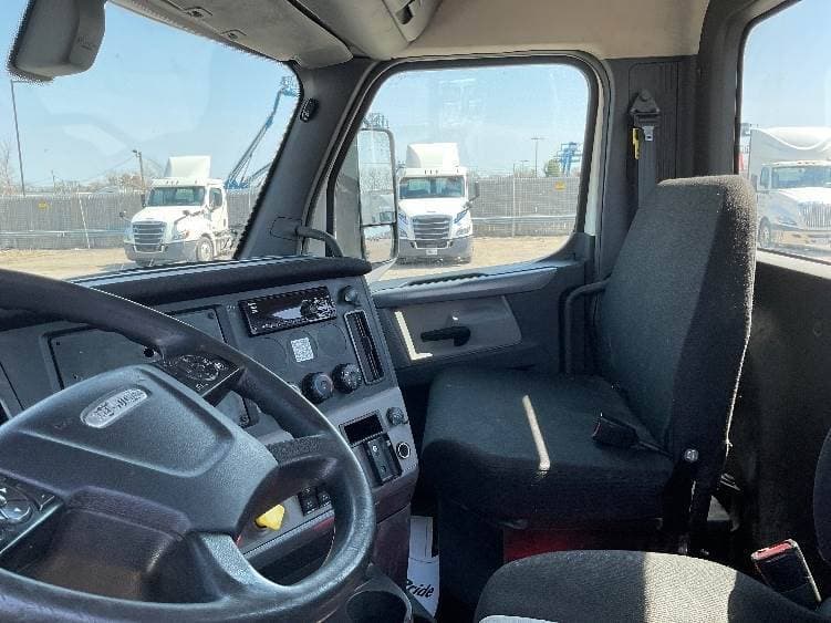 2018 Freightliner Cascadia image 5