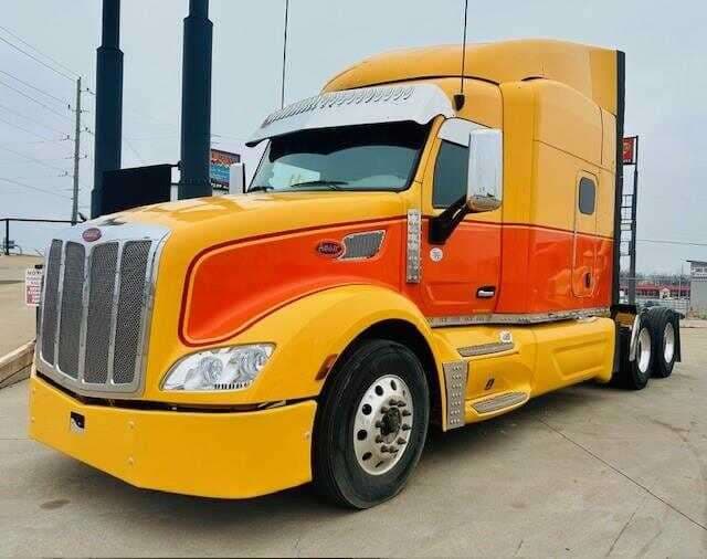 2019 Peterbilt 579 image 1