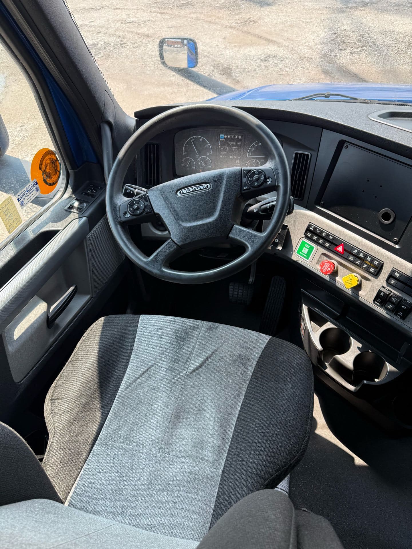 2022 Freightliner - 417k - 13k Hours - 455 HP image 20