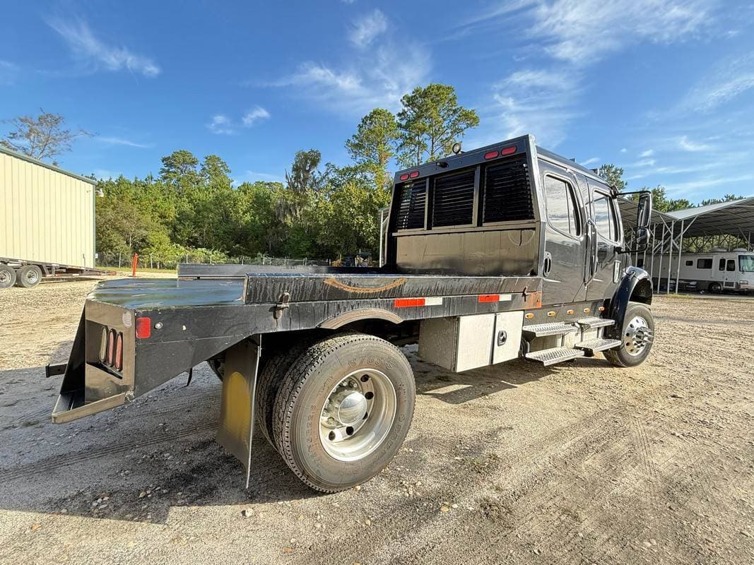 2021 Freightliner M2 image 4