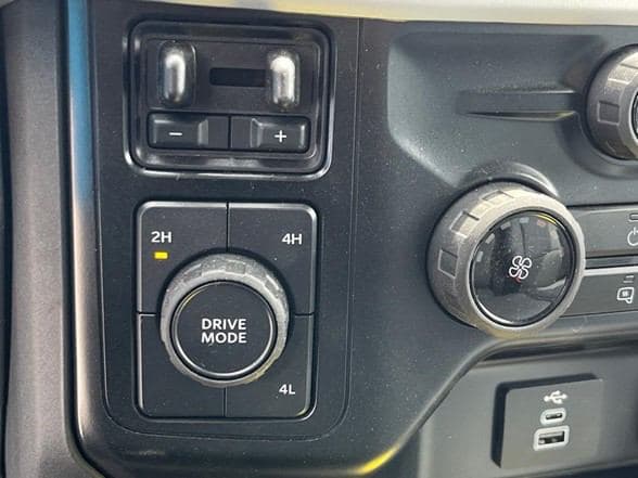 2024 Ford F550 image 29