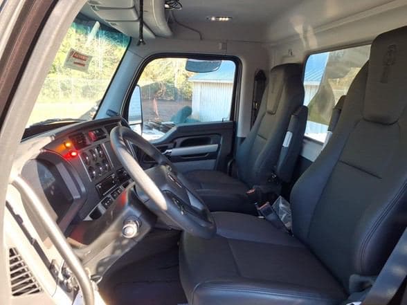 2026 Kenworth T880 image 10