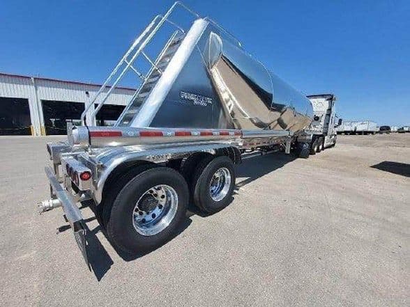 2025 Mac Trailer Mfg 1650 Cft image 12